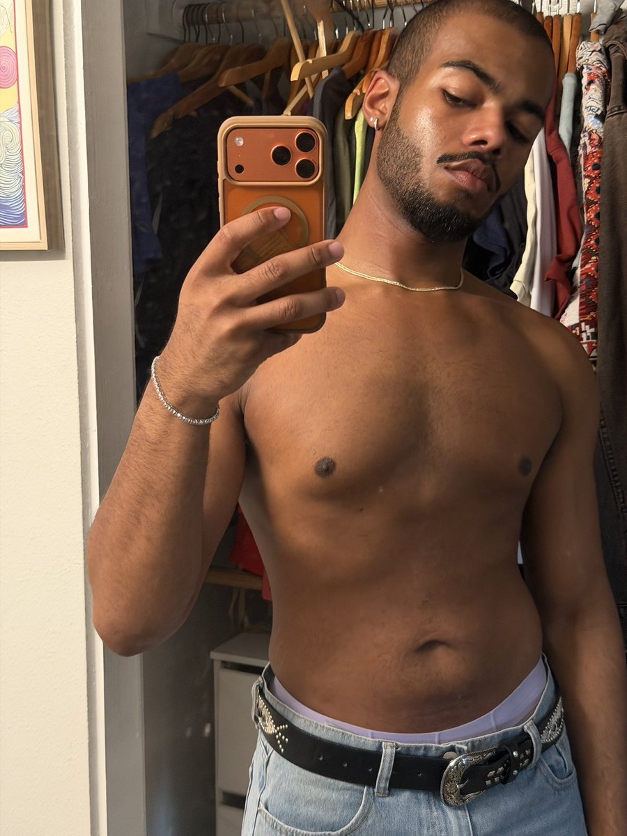 s3xyl1bra13's tweet photo. #HOTSHIT https://t.co/wqKklbcWRD