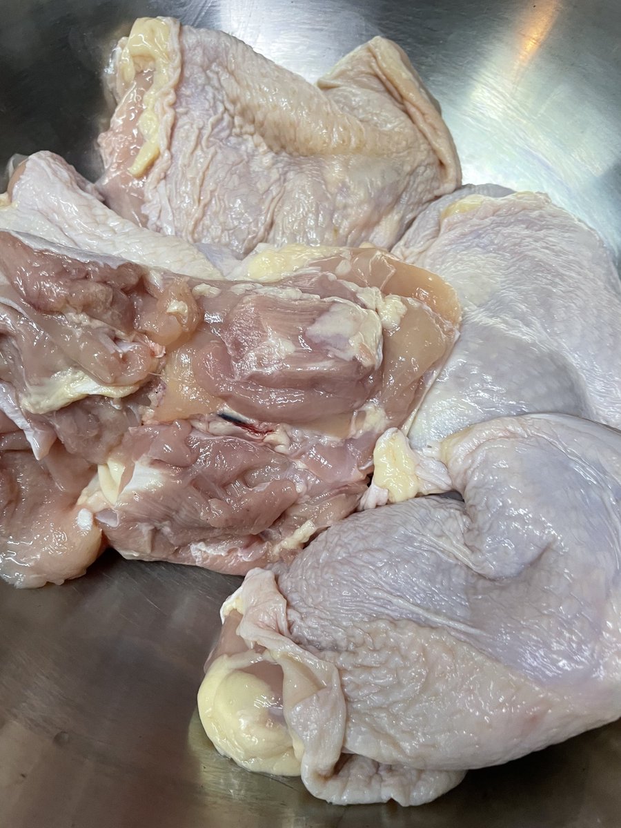 sichuanfuu's tweet photo. 8/7金
昼夜通常営業です🍆

油淋鶏の鶏肉はブランド鶏
つくば匠美鶏を使用しております🍗

鶏肉は火が
通りにくい🫣
なんちゃって🫢

サクサクに揚げた匠美鶏に薬味たっぷり甘酢でお召し上がり下さいませ❣️

本日もご来店お待ちしております🍜 https://t.co/mggRw8h8yV