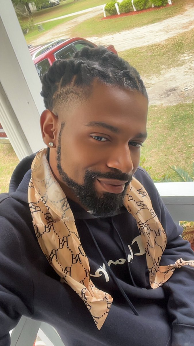 RaeBoogieMusic's tweet photo. I Turned 25 Today! 😌 Big Thanks To God for Blessing me With Another Year! I lost alot….now to Get it back.  #LeoSeason #Leo #Birthday #FillMyCup #ThankGod https://t.co/CzQL3fZsZp