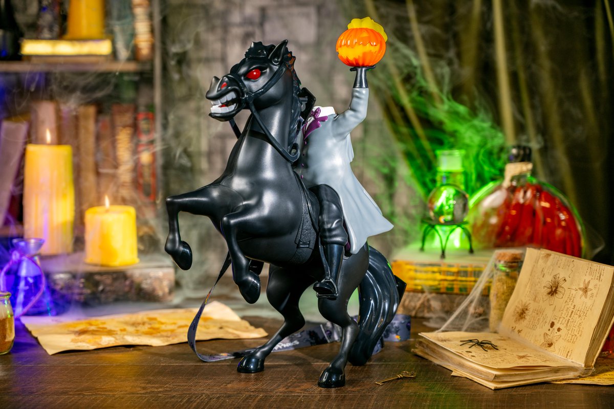 DisneyParks's tweet photo. Boo to you &amp; spooky novelties too 🎃✨ https://t.co/AbdoaXpTYZ