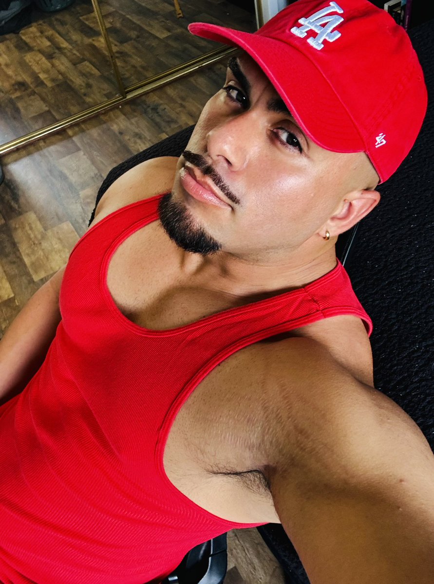 TigerPandas94's tweet photo. Fresh cut! Have to rock the goatee look for a bit 🤟🏽😁❤️ https://t.co/12V9Kh3cmW