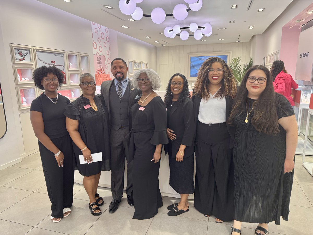 romules_'s tweet photo. Thank you to Pandora, Boss Business Beauties, and Women of the Word for working together to donate book bags and school supplies to TPS students.  

TPS Proud! https://t.co/RVi6LobBF1