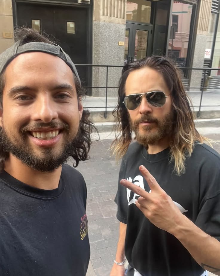 JaredLeto365043's tweet photo. Jared Leto 
Don't like the chapter you are in? Write a new one. You are the author of your life. https://t.co/8FyNwHKyJG