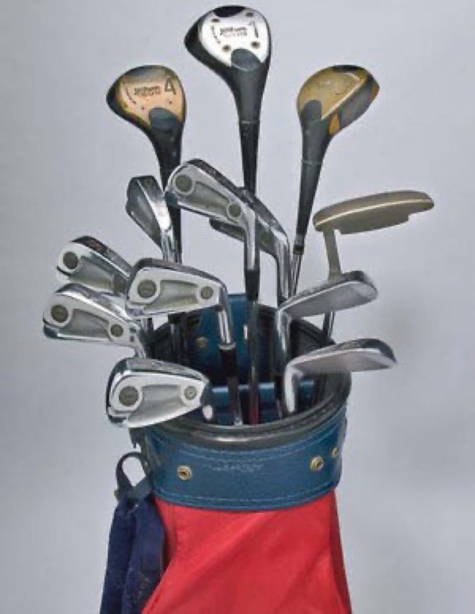 Super70sSports's tweet photo. It wasn’t truly a 70s garage unless your dad had some shitty golf clubs from 1963 stuffed in a corner somewhere. Bonus points if they were covered in spider webs because he gave up playing in 1964. https://t.co/nUdnNbCKBK