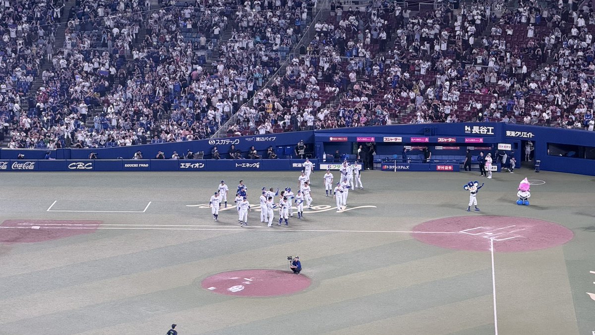 14o0mf's tweet photo. お盆休み前ヤクルト３連戦観に行ってきたけど3タテしたから気持ちよく今日からお盆休み突入させてもらってる https://t.co/10wwq98r16