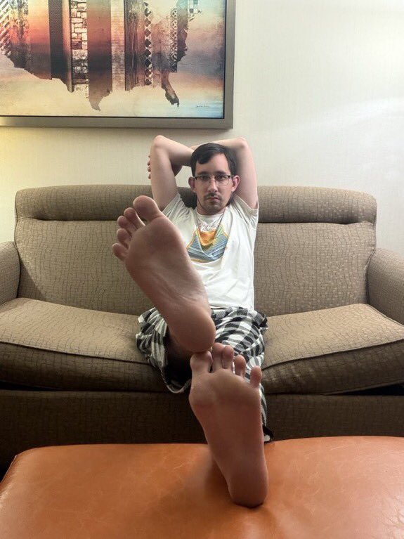 masterterrence1's tweet photo. Want to devour my smelly sweaty soles submit and serve I will be waiting  😈 https://t.co/qk00C2IDt0
