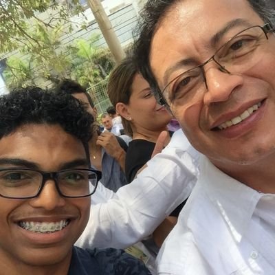 Qdaniell's tweet photo. Se cumplen 4 años del primer gobierno de izquierda de Colombia, algo imposible hace un tiempo, luego de estigma y genocidios a izquierdistas.

Me llena de orgullo, se hicieron las cosas lo mejor que se pudo, y se le demostró a Colombia que la izquierda también es democracia 🥺 https://t.co/2D9iYUvPgA
