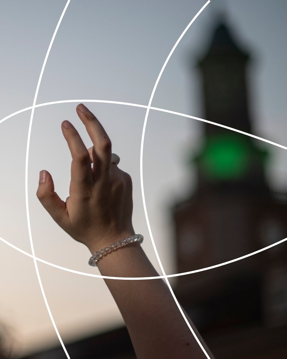 UNTsocial's tweet photo. Rule of thirds, #MeanGreen style. https://t.co/YZgomEvlRZ