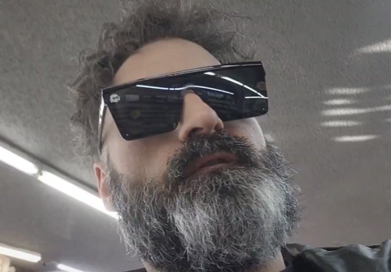 apcdenim's tweet photo. @Skeemin13 i swear to god if i looked in the mirror to this straggly ass face every day i’d wanna be as miserable as dis dude too 😂😂😂 https://t.co/Oqk3lqE7Uy