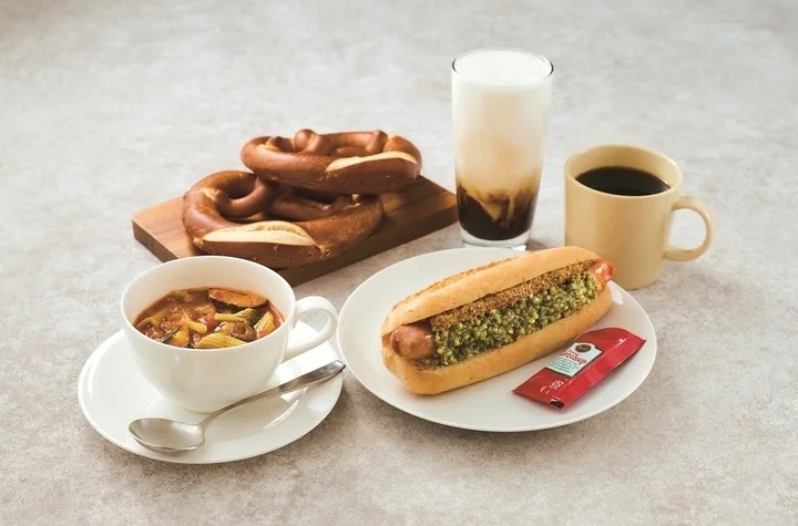 enjoy_tokyo's tweet photo. 【本日オープン】タリーズ初のベーカリー併設店🥐🎉

「プライム ファイブ タリーズコーヒー」が8/7(金)、新宿にオープン。発酵バタークロワッサンなど、コーヒーとともに焼きたてパンを楽しめます😋

詳細はリプから👇 https://t.co/BgGpx5Uvd9