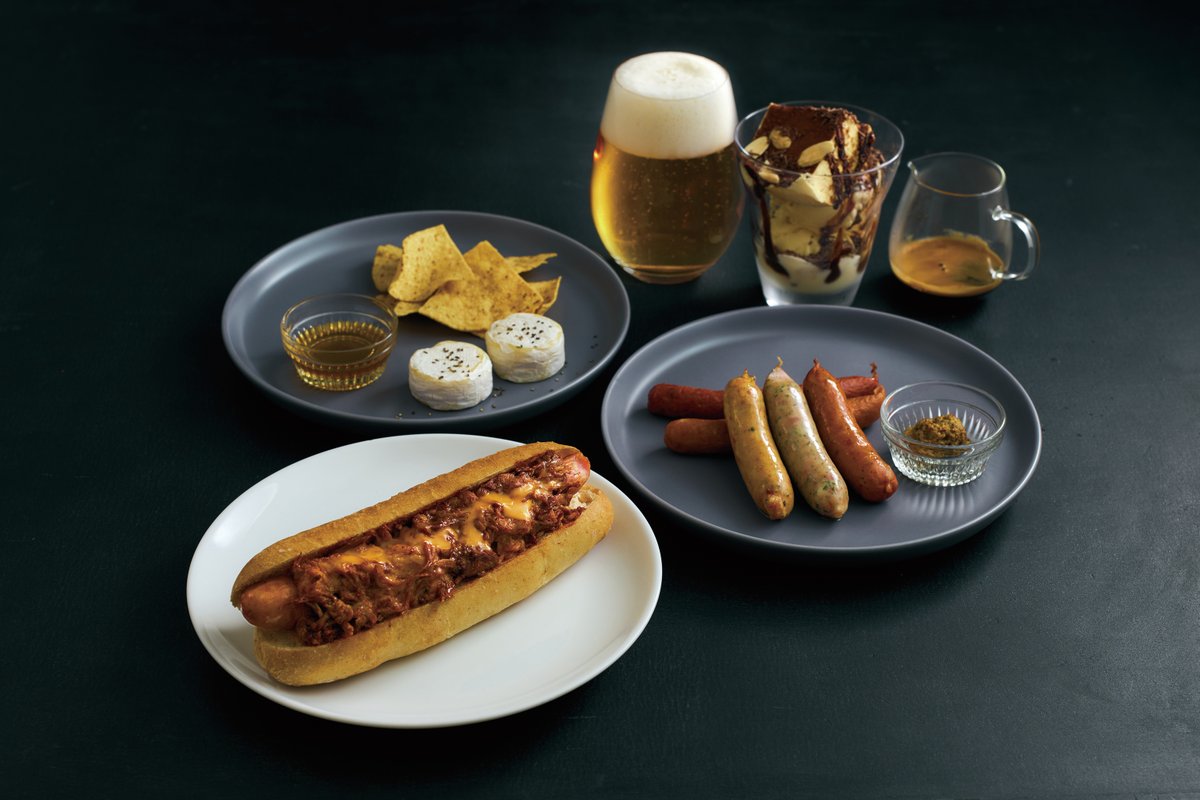 enjoy_tokyo's tweet photo. 【本日オープン】タリーズ初のベーカリー併設店🥐🎉

「プライム ファイブ タリーズコーヒー」が8/7(金)、新宿にオープン。発酵バタークロワッサンなど、コーヒーとともに焼きたてパンを楽しめます😋

詳細はリプから👇 https://t.co/BgGpx5Uvd9
