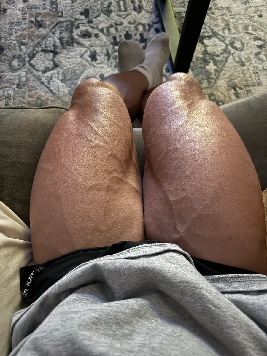 GaintrustMikey's tweet photo. Adductors wont let me cross my legs anymore. https://t.co/0CvnExpULm