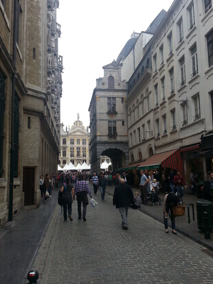 ortsac_c's tweet photo. #traveltheworld
Discovering hidden gems and charming street corners in Brussels – a city where European history seamlessly blends with modern life. Every cafe invites relaxation, and every lane holds a new adventure. https://t.co/mst1YvzuOq