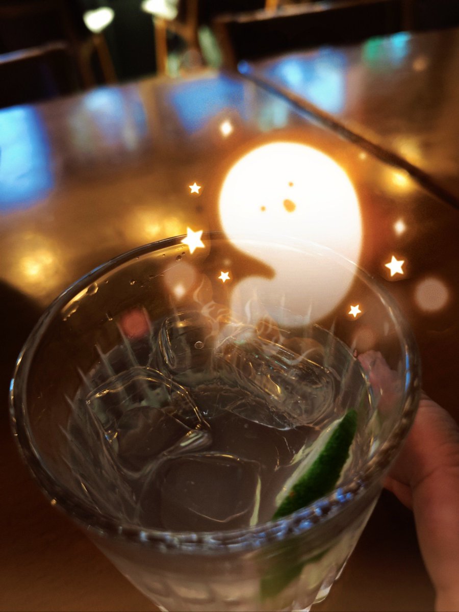 gtvjjh's tweet photo. 刚和好久没见的老友碰了杯，边吐槽边傻笑，原来舒服的关系不用刻意找话题～， https://t.co/DnvB8fK32V