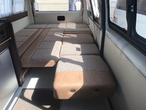 recvee's tweet photo. ベッドの長さは普通183cmなのですが、「レクビィ プラスLV+1」は、助手席後部だけ210cmあります。ちょっと探してみるとこんな車が隠れています。https://t.co/Mt4FNXGeiS #レクビィ #キャンピングカー #高身長 #バンコン #210cm https://t.co/etIimH6x9r