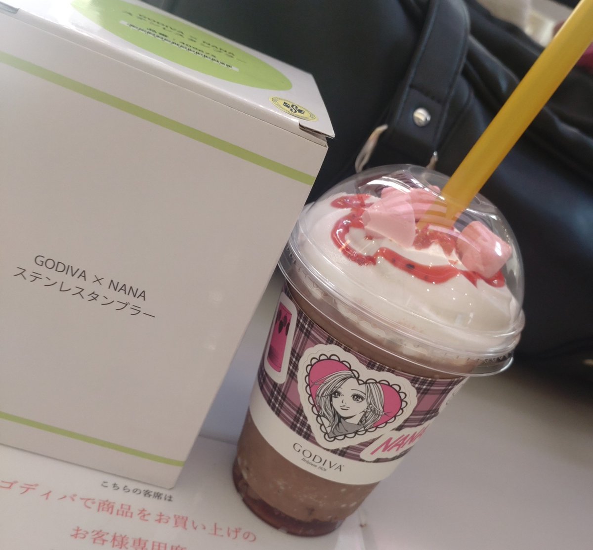 gurugururing's tweet photo. 4連勤！やっとの休み！
娘に頼まれGODIVA✕NANAコラ��！

明日から6連勤なんだぜꉂꉂ(ᵔᗜᵔ* )ｱﾊﾊ https://t.co/V2WFHfIpga