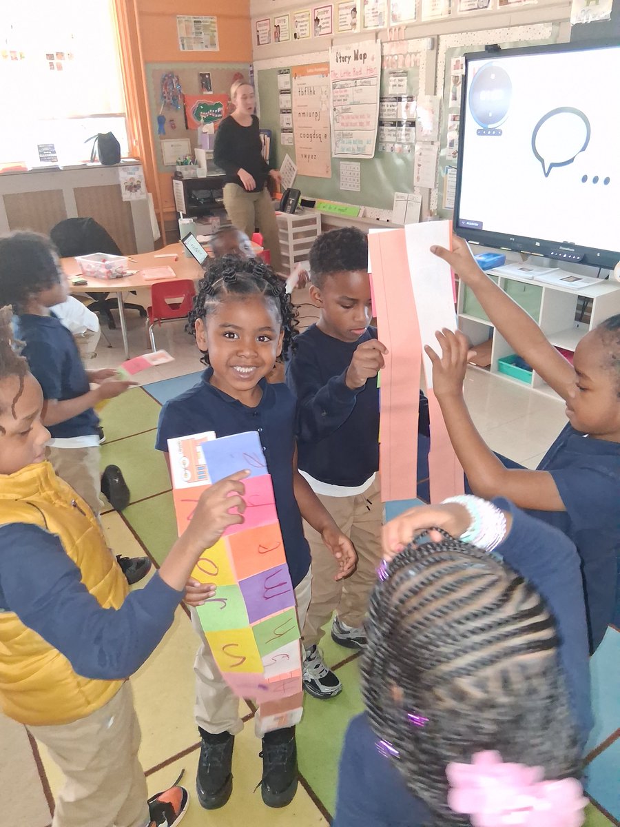 CPlanet0506's tweet photo. Longevity!
 #FPCSWD
#FriendshipsJourneyto30 
#OneFriendship
#AspireMore
@FPCS_Woodridge
@FriendshipPCS https://t.co/50Jcwd05LC