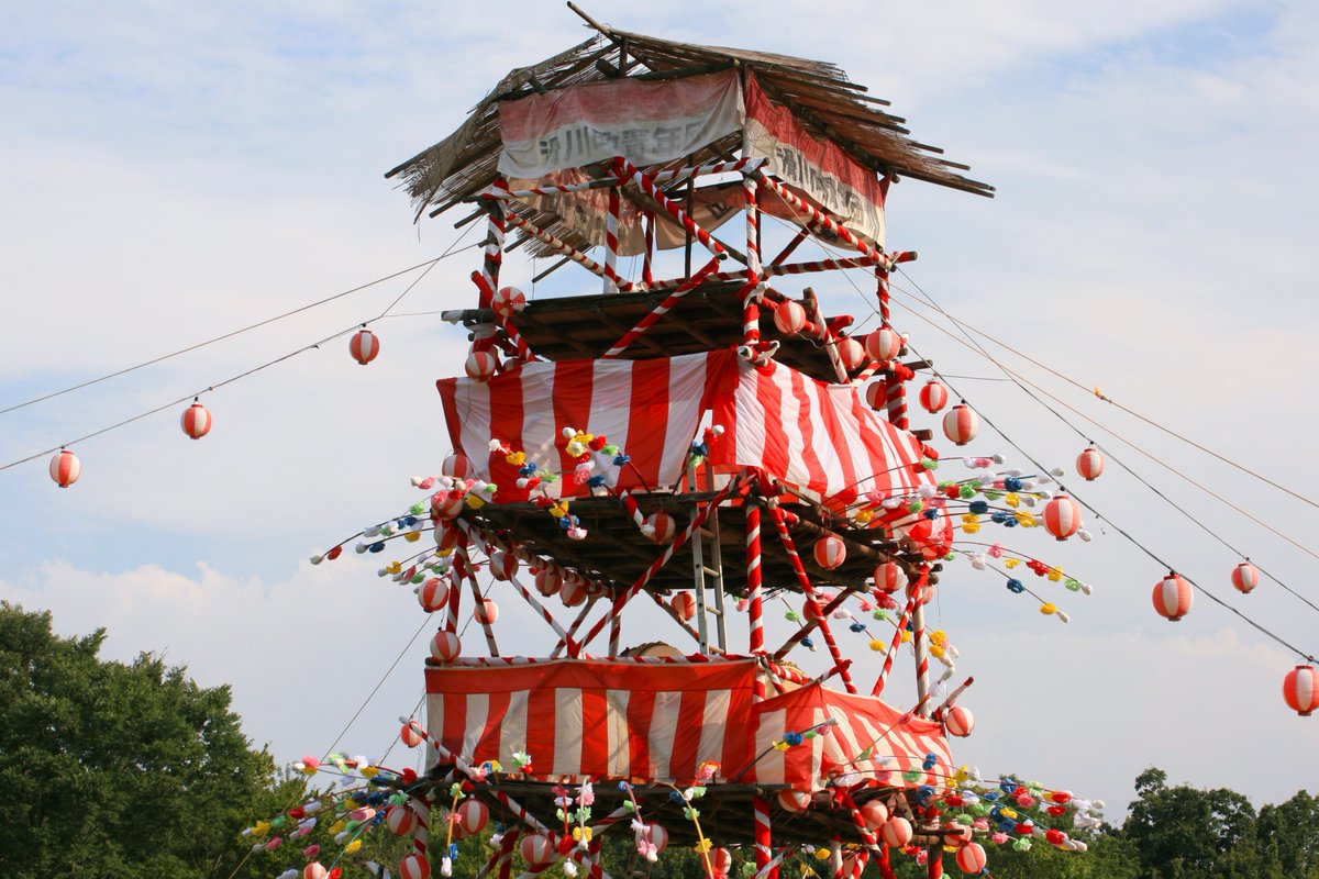 musashi_shinrin's tweet photo. いよいよ明日から！
8/8(土)・9(日)の２日間、西口ひろばで「森林公園 夏まつり」を開催します✨

巨大な盆やぐらを囲んだ納涼盆踊り大会や、ちびっこ太鼓の演奏、滑川町出身の歌手・福島ひなたさんのスペシャルライブ、手持ち花火コーナーや大抽選会など盛りだくさんです♪

https://t.co/odWRAlkmF0 https://t.co/1cPYK7EBtL