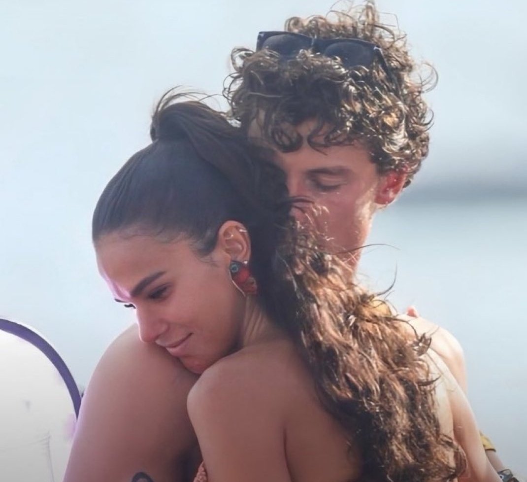 shawnmndessa's tweet photo. they are the cutest couple ever https://t.co/oYt8ZFfRyp