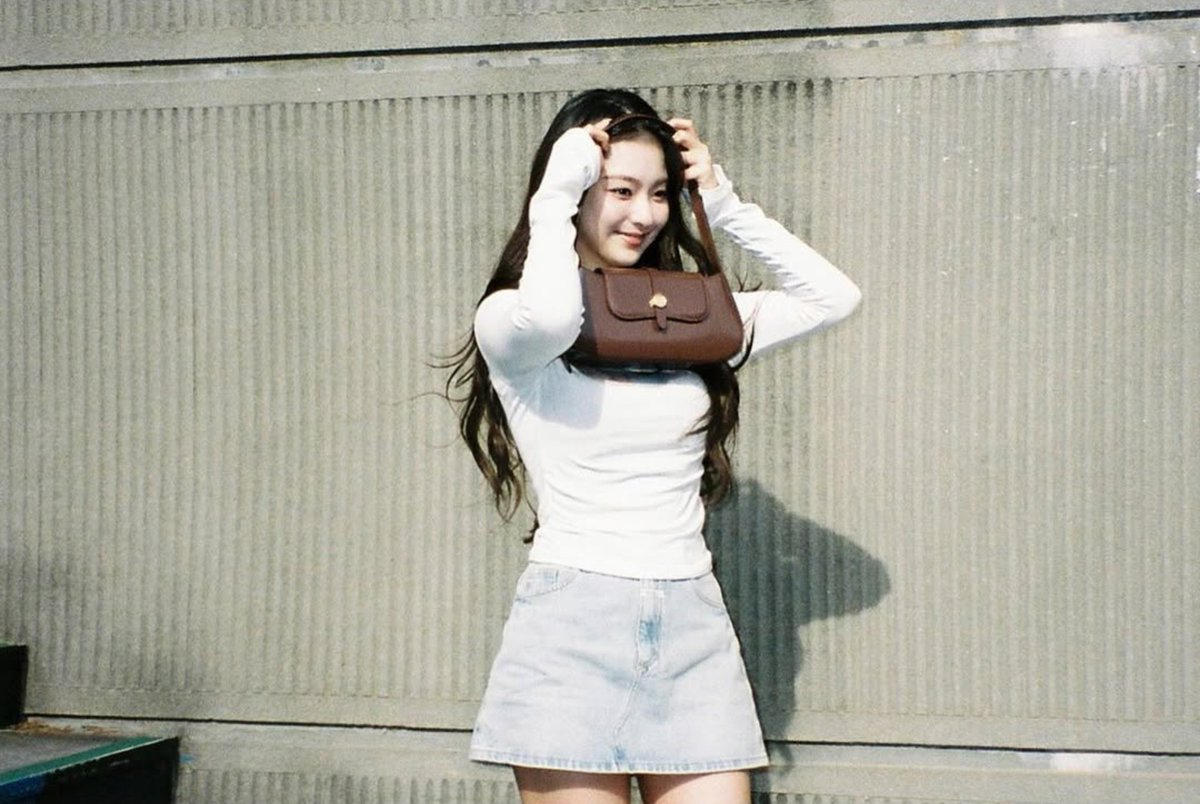 nagyugnn's tweet photo. blooming forever and after through each journey i take, it's no wonder why my presence always remind you of spring! ૮₍ ˶ᵔ ᵕ ᵔ˶ ₎ა 🌷 a little petal surrounded by fairy dust, that's what makes me.. special! 🤍 https://t.co/fBKDTaYzLL