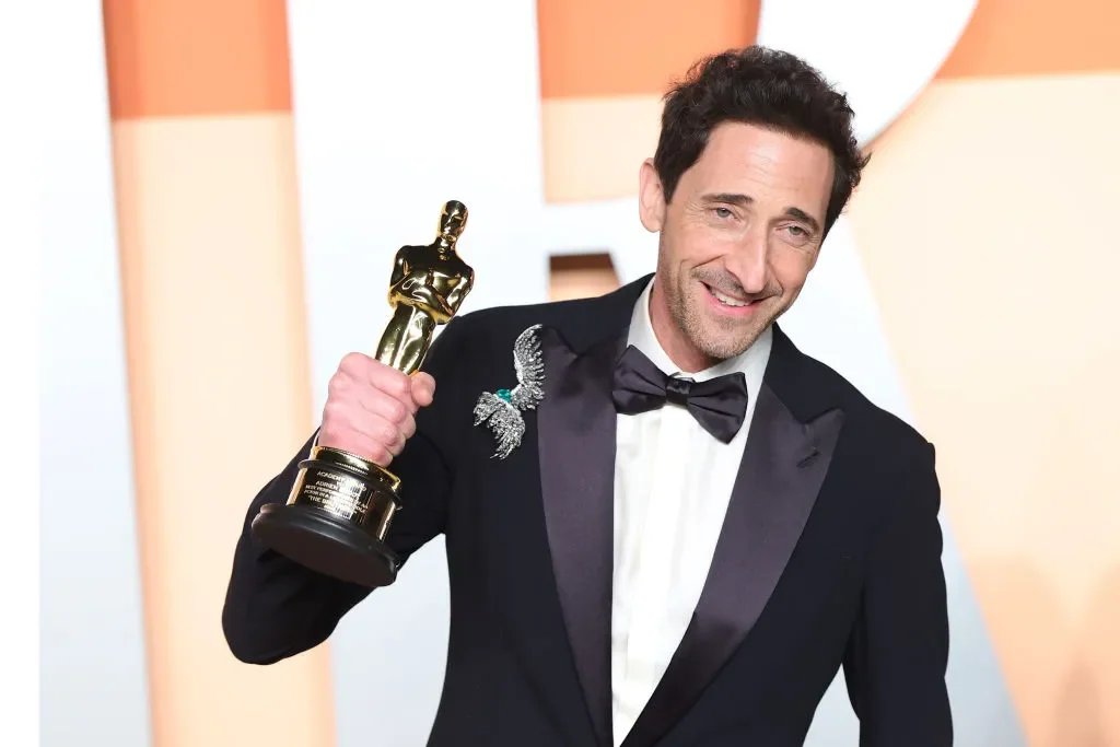 _disque8_'s tweet photo. 🚨 RUMOR: Adrien Brody é um dos nomes cotados para interpretar Magneto na próxima saga dos X-Men no MCU.

(Via: @ScoopsRus_)

#XMen #Magneto #Marvel #MCU https://t.co/xAEtdG8dCW
