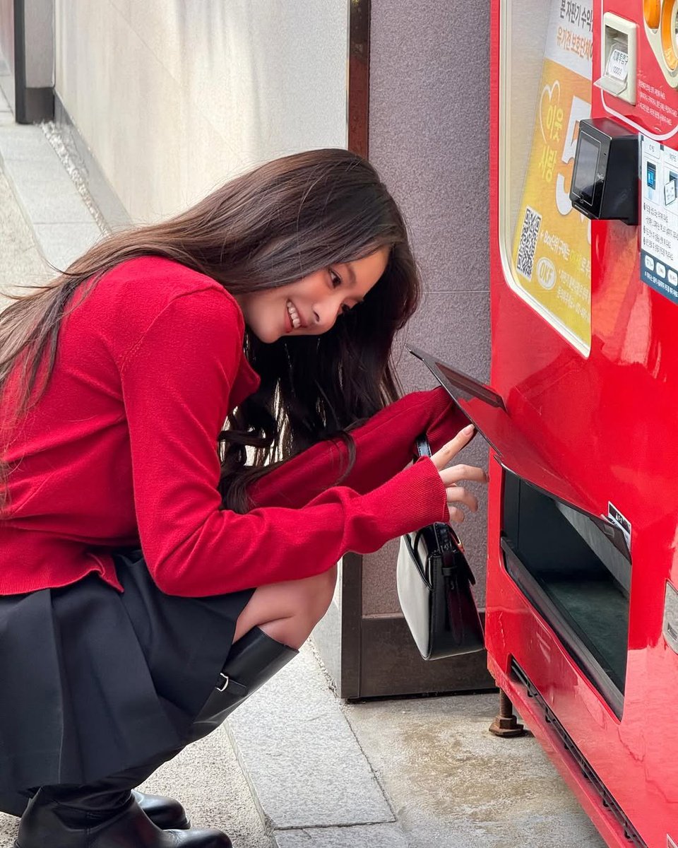nagyugnn's tweet photo. a day with nakko sure sounds like a great deal, so come hold my hand and let me take you to a beyond unforgotten moment where there's nothing but happiness inside. ꒰ ੭´ ˘ `૮꒱ besides, who in this world could resist my never ending loveliness? 🥤 https://t.co/E5N1yEQMNt