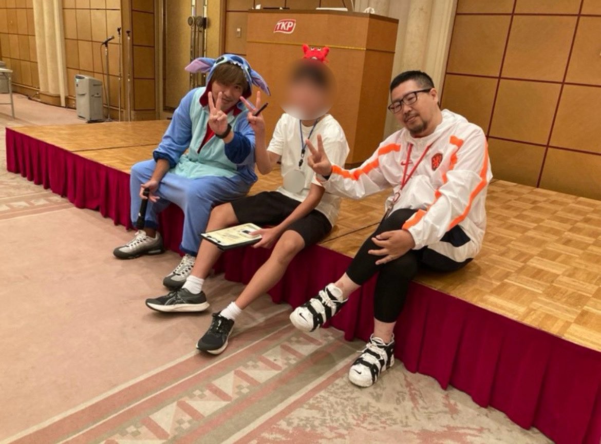 quard_official's tweet photo. 合宿2日目も午前の部が終了しました。

朝は昨日のC特訓の途中経過の順位が発表され、さらに沢山のプリントを解こうと生徒たちは頑張りました。

ここからは、例年大きく順位が変動します。優勝目指して、午後も頑張ろう！

#QUARD #クオード #進学塾 #千葉県 #高校受験 #夏期講習 #合宿 #中学生 https://t.co/cmN9bc1wJM