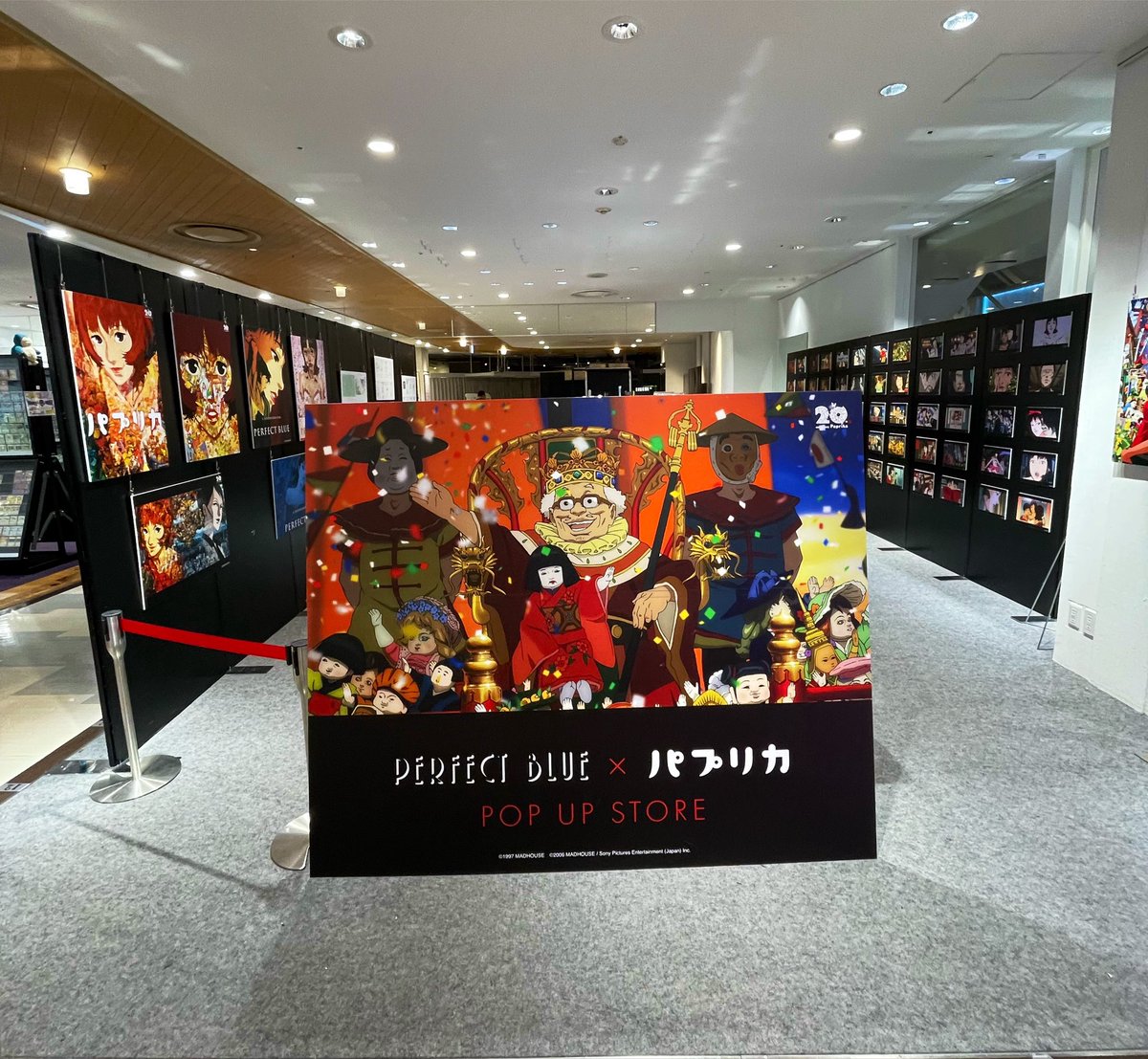 PERFECTBLUE228's tweet photo. 🌂PERFECT BLUE🌂×🦋パプリカ🦋
なんばマルイ POP UP STORE

<妄執の夢>なんば会期は本日から
全国上映と合わせてお楽しみください

貴方はパレードの鼓笛隊
はたまた妄想の観客か

📅8/7(金)〜8/16(日)
📍なんばマルイ5階　イベントスペース

詳細は
https://t.co/sl77mIhvgm https://t.co/oHUulauHc4