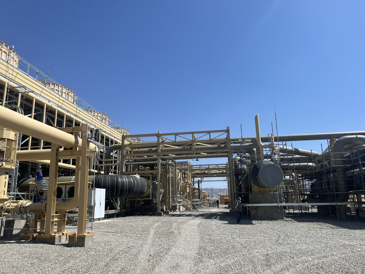 TomMoyerUT's tweet photo. Steel in the ground. At a time when our country is slow to build infrastructure, @fervoenergy is going at warp speed. You’re looking at 33MW of clean firm power - of what will be 100 MW this year and 500 MW over the next few years. So great to see the progress! https://t.co/QDmOy5mL3a