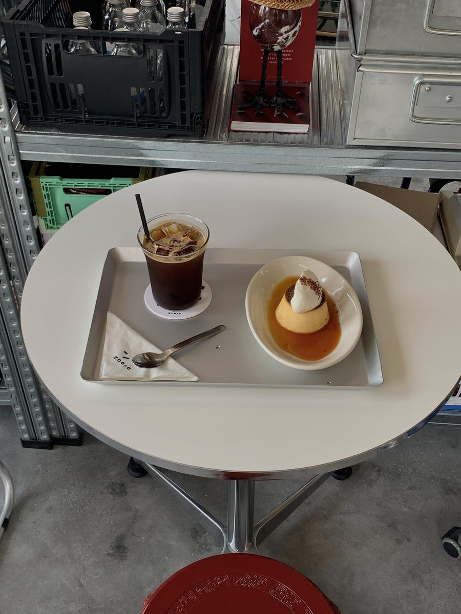 EmilNature's tweet photo. 名物のカラメルプリンを注文しました🍮
どこを切り取っても絵になる、個性という言葉が隅々まで詰まった空間です！ https://t.co/ydeGe72HKA