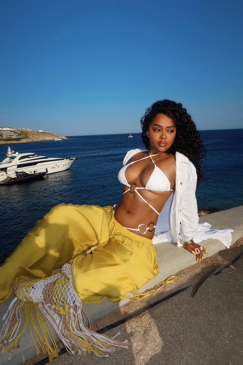 aurumamare's tweet photo. with love, from Greece 💛 https://t.co/kiOTvgLoWn