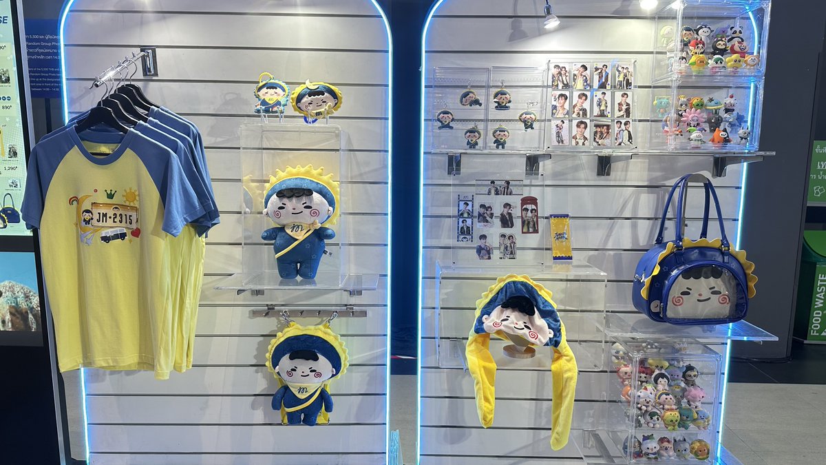 GmmtvShop's tweet photo. บูธ GMMTV OFFICIAL MERCHANDISE งาน JUNIOR MARK SunnyMoon CONCERT วันแรก เปิดต้อนรับทุกคนแล้ว มาช้อปความสุขกันได้เลยน้า

GMMTV OFFICIAL MERCHANDISE BOOTH
7 - 9 August 2026
08:00 AM onwards
BITEC LIVE

#JuniorMarkConcertD1
#GMMTV https://t.co/TIeYfIbhXY