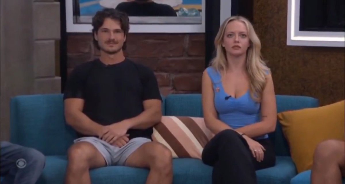 KatherineUpdats's tweet photo. Fact fun: Every time Melody been sitting on the block the vote wasn't unanimous 

Is this hinting at her ending the streamroll?
#bb28 https://t.co/30anDim6k4