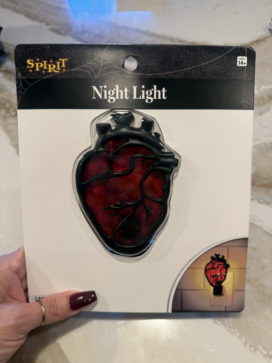 Sherylynn_R2's tweet photo. I took my first trip of the year to Spirit Halloween and I was so good and didn’t get much but I couldn’t leave this stained glass anatomical heart night light behind. https://t.co/un9lXX5HHa