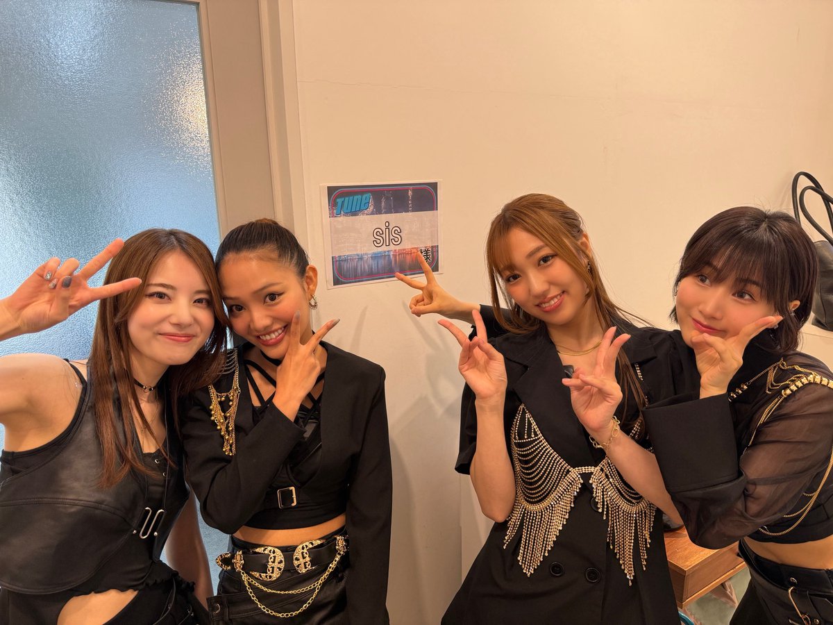 sis_tgj's tweet photo. 2026/08/06
フジテレビ系音楽情報番組「Tune」
出演ありがとうございました❤️‍🔥

TVerで最新話を見逃し配信中👀✨
[8月14日(金)2:45まで]
https://t.co/OWJVXrpqjv

#tune #sistrot #ミチシルベ https://t.co/XAMWOTaOj2