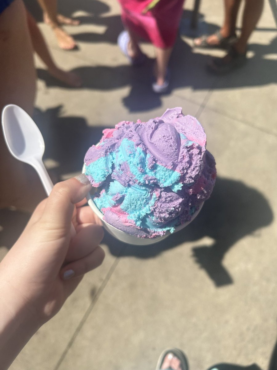 spinkbobs's tweet photo. @superstutzle this is my cotton candy ice cream from yesterday #amen https://t.co/UAKi5BnO7p