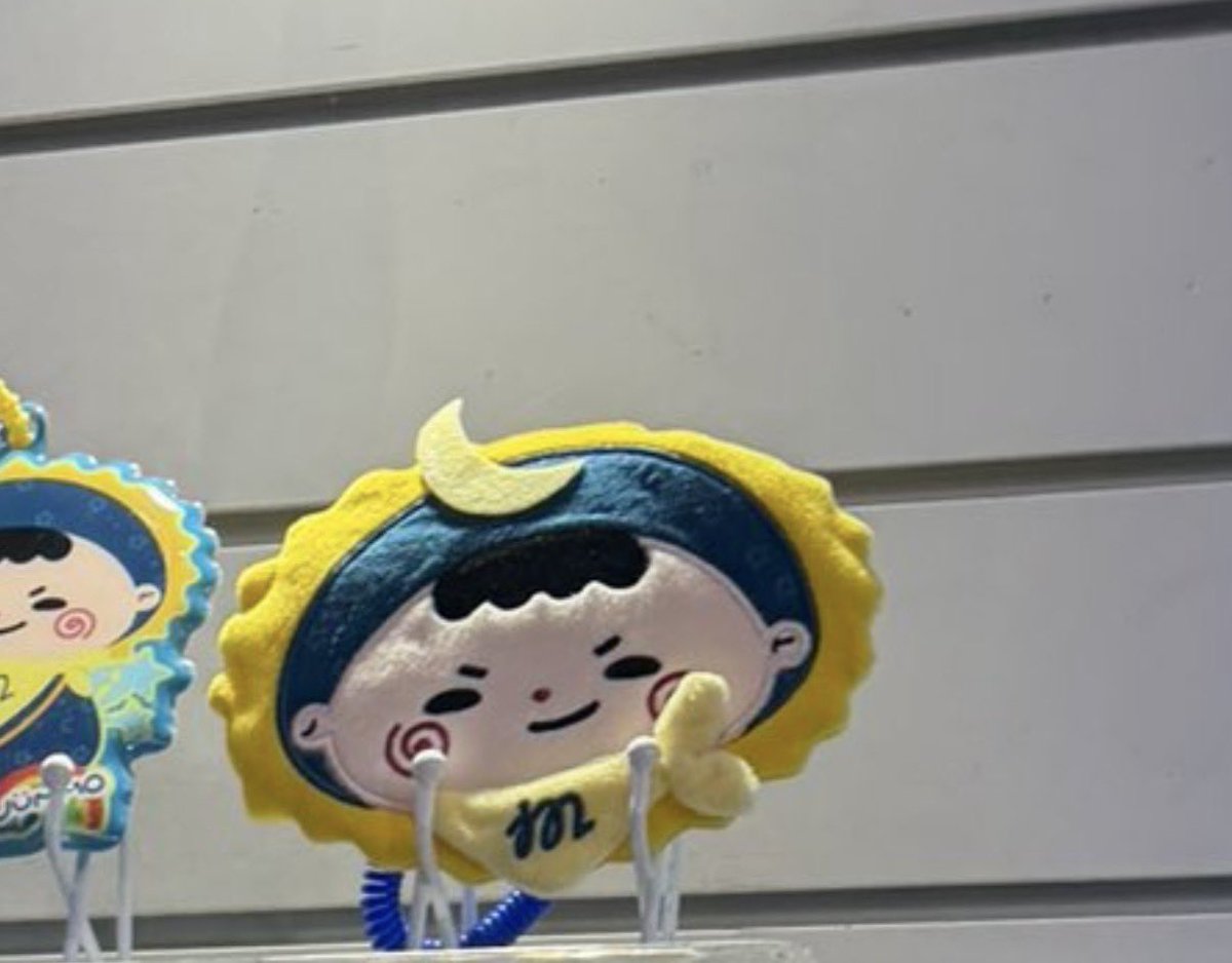 minggmingsq's tweet photo. เส้นบางๆที่กั้นอยู่ 
ใครคนนั้นคือฉันอีกคน 6655444445555555555555 อายอ้วม https://t.co/WnExK9AZ6c