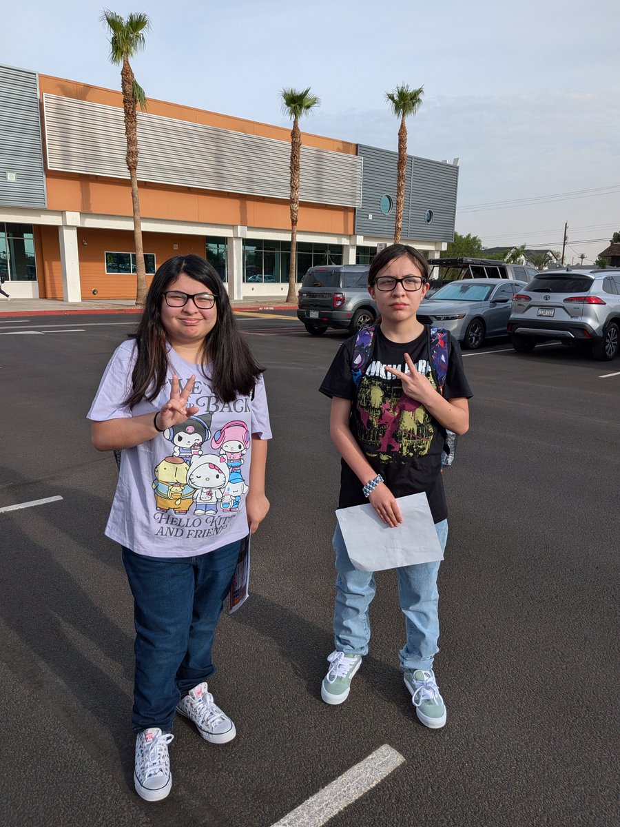 TK_Esc's tweet photo. Ay their 1st of 2026-27 school year. The sisters are in highschool together and my youngest is 6th grade. How does girly girl daughter get auto mechanics for 8th period haha. https://t.co/5p5gYcpqWs