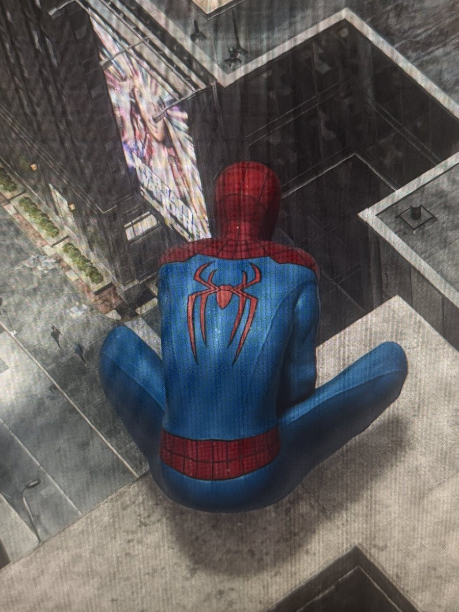 capitalspidey's tweet photo. THEY UPDATED THE SUIT IT LOOKS SO MUCH BETTER https://t.co/M7Id7w5hq6