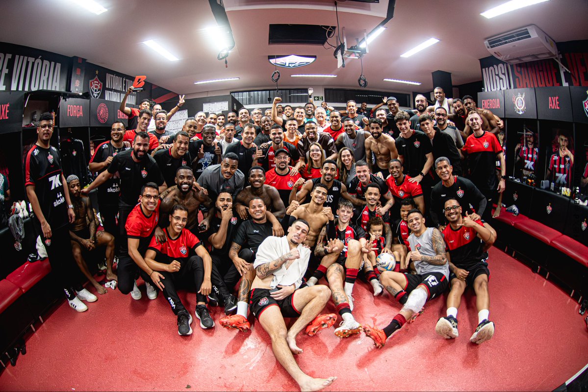 ECVitoria's tweet photo. TIME DE GUERREIROS! 🦁

#PegaLeão #ForçaEnergiaAxé #JogaremosJuntos #Brasileirão2026 https://t.co/MJa8DcG96y