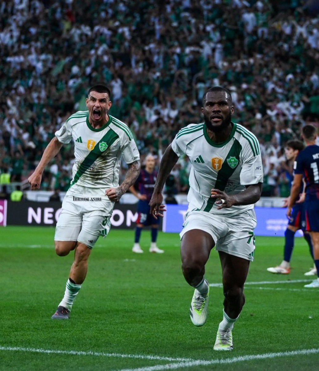W2iac's tweet photo. المشجع اللي يطالب في عودة كيسيه هو شخص مُختل عقليا لا يجوز مناقشته او حتى الاخذ برأيه https://t.co/5nHEYnVmlz