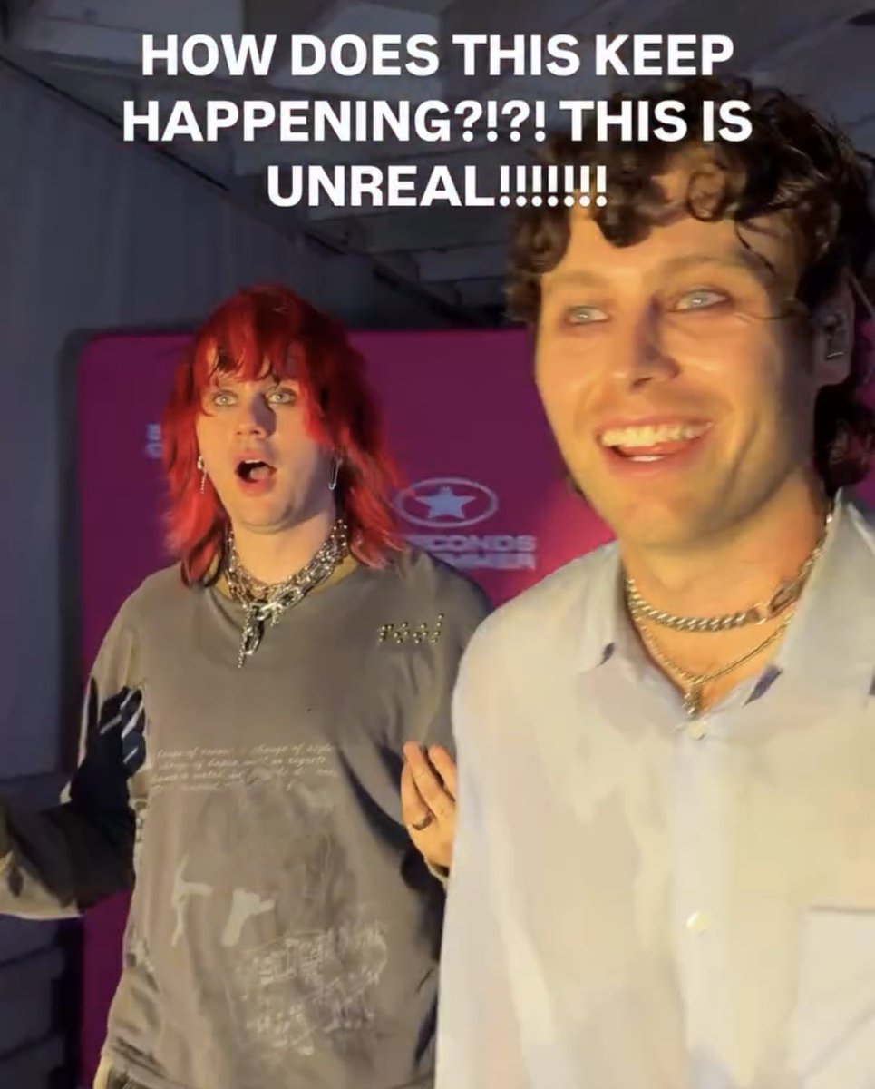 90spinktears's tweet photo. idek but their eyes are scaring me in the best way possible https://t.co/ftZp5UjtRo