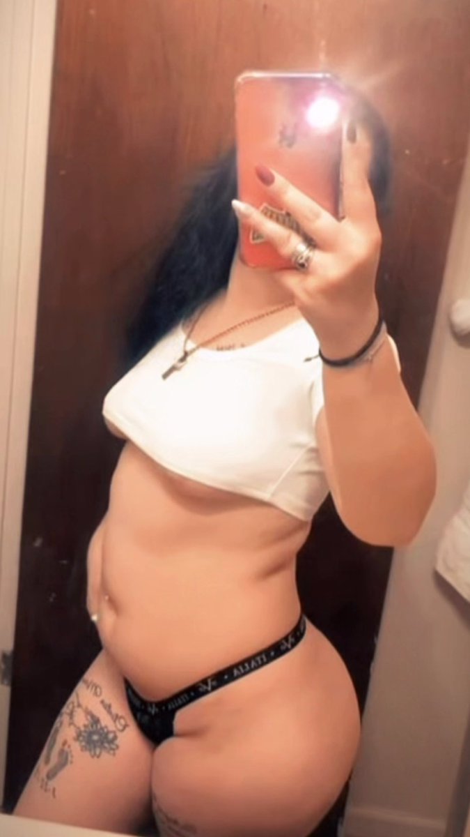 sexyOFgurl's tweet photo. 75% off trynna get my fans up don’t miss it 😫😫 https://t.co/ybVizlmMPZ https://t.co/c6LNXrvnBo