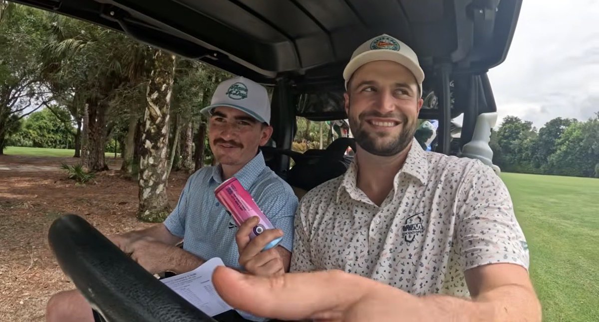 corbinbledsoe's tweet photo. “When I buy my friend who’s blackout drunk already another round…” #sinisterbob 

@bobdoessports @RobbyBerger @BrillDumbShow @Cutsysays @FatPerez33 https://t.co/So5v3brehQ