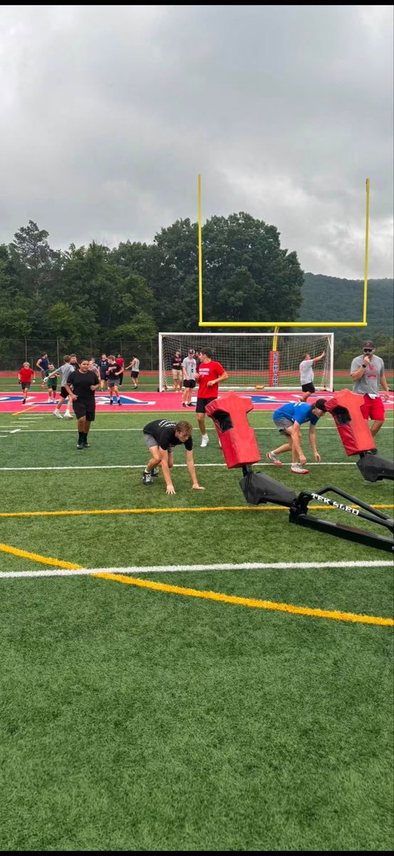 MinaldaTrevor's tweet photo. Second joint practice with the Jr High this summer! Lay the foundation early! #BeAboutIt https://t.co/9DOgQukQ7W