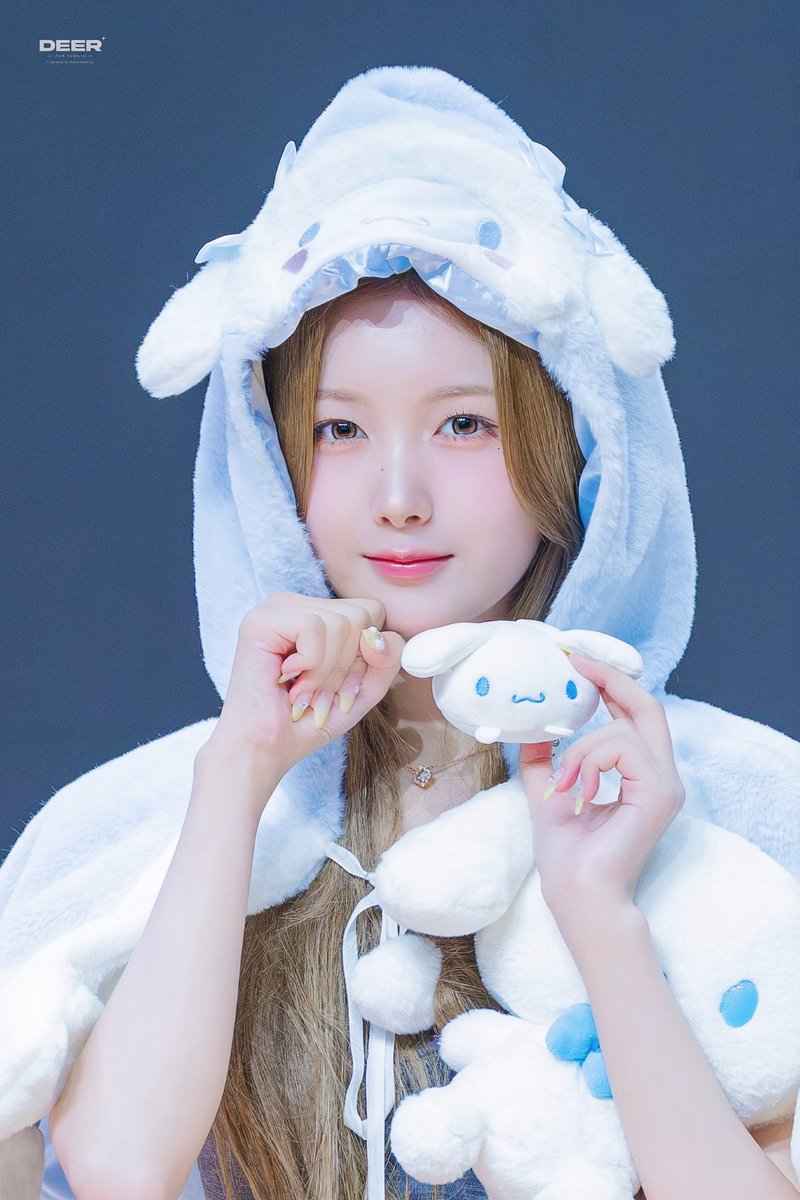 sourgrapesram's tweet photo. joobin with my favorite sanrio character????????? #iamdead https://t.co/8HgfxTknxP