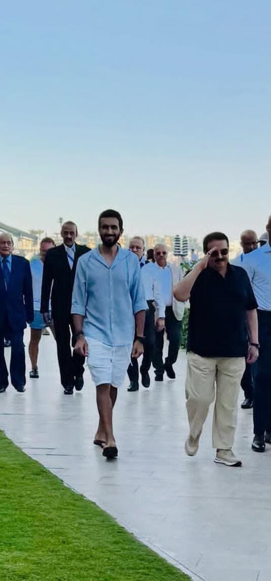 MONAALMOTAWA's tweet photo. #الأكثر_تداولاً في المنصات 🇧🇭🇪🇬🔥

صورة بعنوان مختصر الأناقة البحرينية الخليفية 

الله يحفظ #ملك_القلوب #الملك_حمد ويديمه ويحفظ سمو الشيخ #ناصر_بن_حمد https://t.co/aiFtxaPmO5
