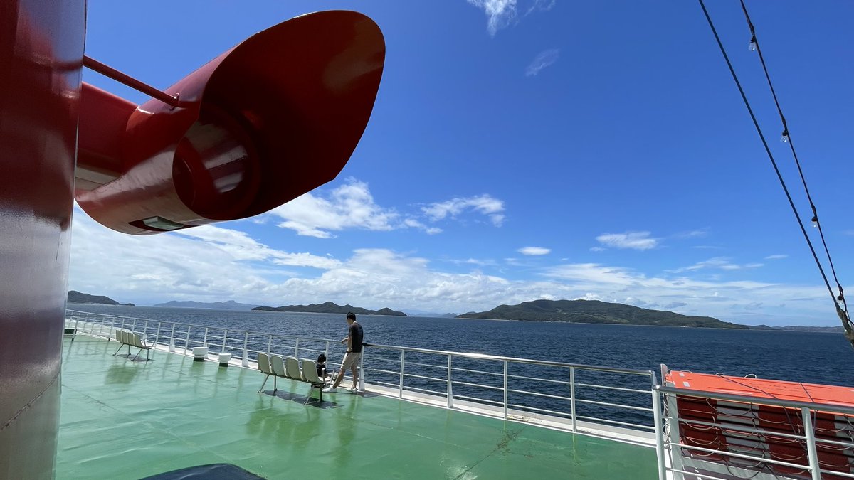 latourmelon's tweet photo. こういう景色を目にすると、
どこか遠い遠い場所へ
独り行きたくなる🧳

しばらく暇なので📷 https://t.co/EJHHt9F4xY