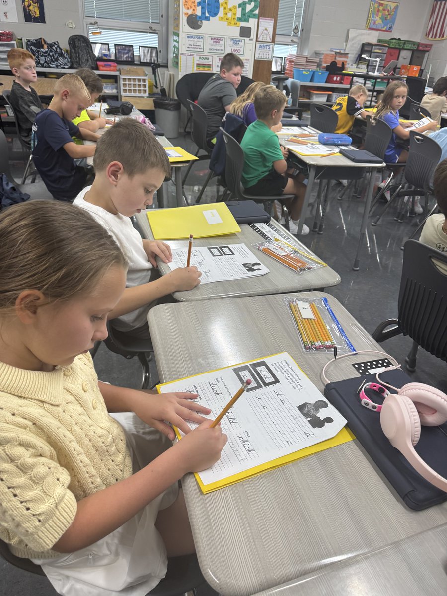BakerRebecca3rd's tweet photo. These 3rd graders are practicing to be cursive writing rockstars! @BWEbulldogs 
#3rdGradeWorldTour https://t.co/DsPbQ8VHi0