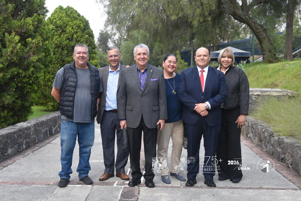 FCAUNAMOFICIAL's tweet photo. Bienvenida al personal docente de la FCA.

El director de la Facultad, Dr. Armando Tomé González, acompañado por los jefes de carrera, coordinadores académicos y funcionarios, dio la bienvenida a la planta académica con motivo del próximo inicio del semestre 2027-1.

#FCAUNAM https://t.co/uHUHLrX4e9